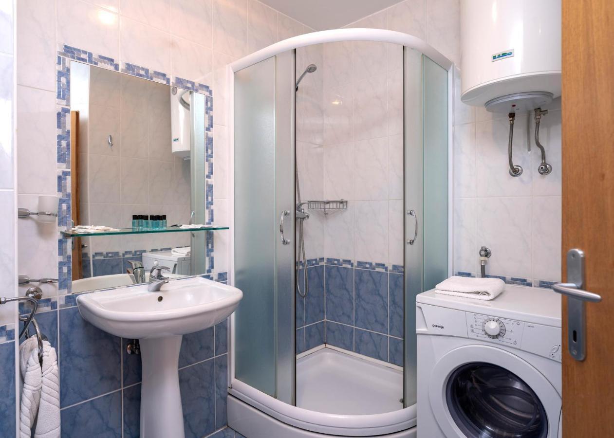 Villa Dalmatia Apartments Бол Екстер'єр фото