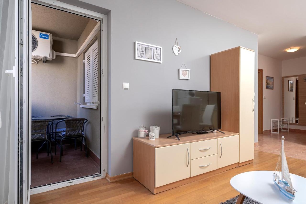 Villa Dalmatia Apartments Бол Екстер'єр фото