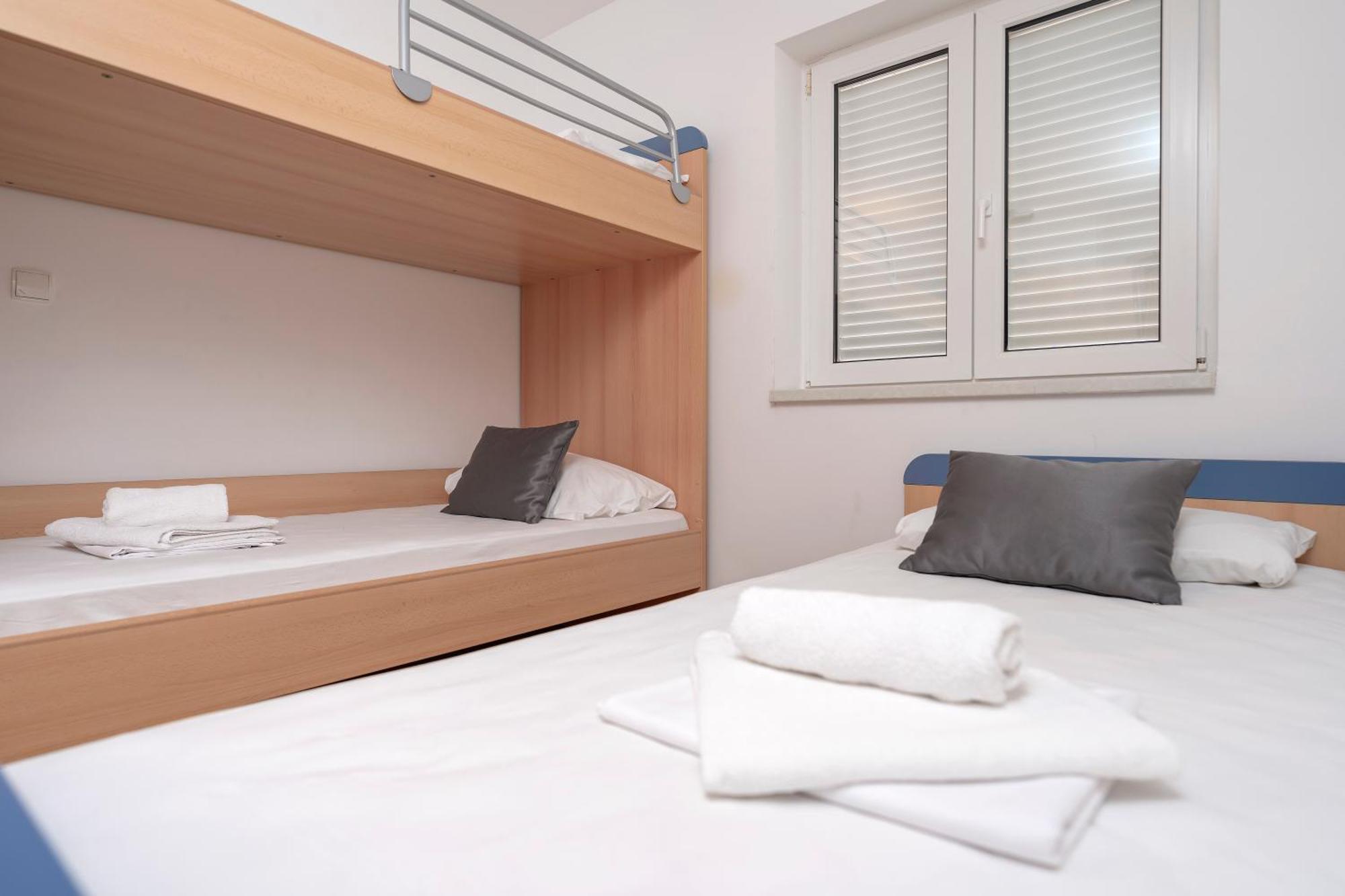 Villa Dalmatia Apartments Бол Екстер'єр фото