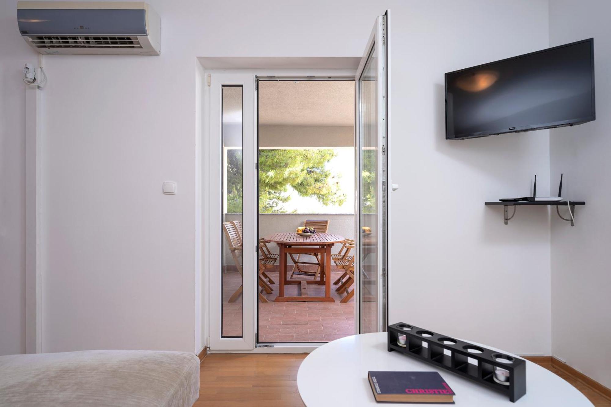 Villa Dalmatia Apartments Бол Екстер'єр фото