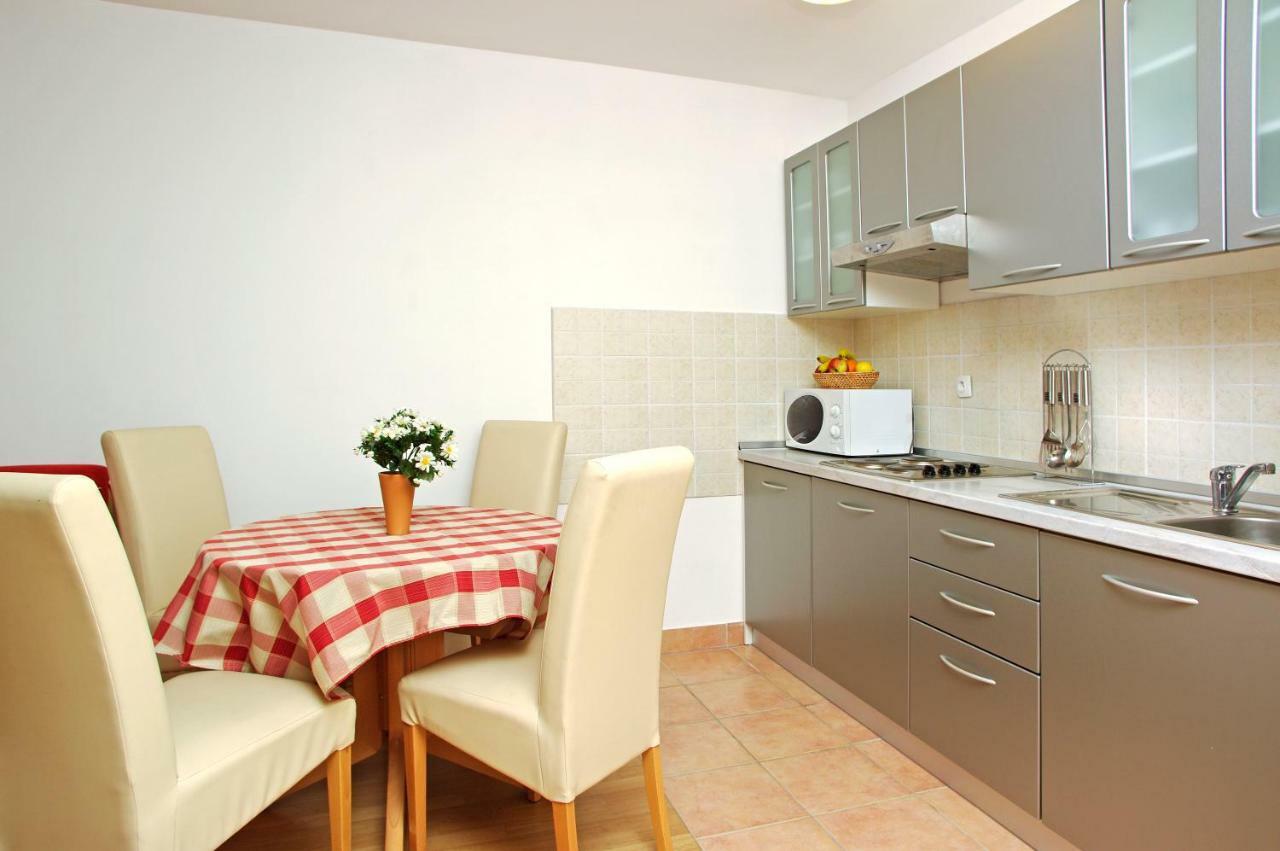 Villa Dalmatia Apartments Бол Екстер'єр фото