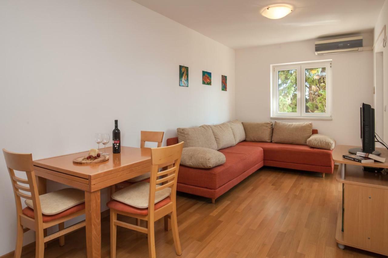 Villa Dalmatia Apartments Бол Екстер'єр фото